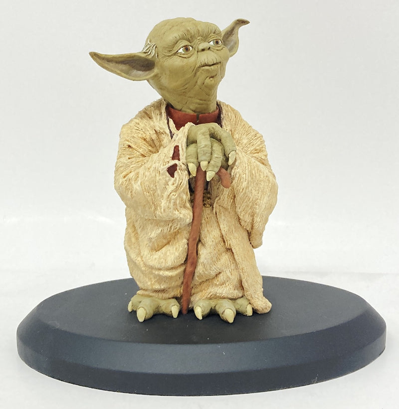 Load image into Gallery viewer, Attakus Art Collector Statue Yoda (Episode V) - Used
