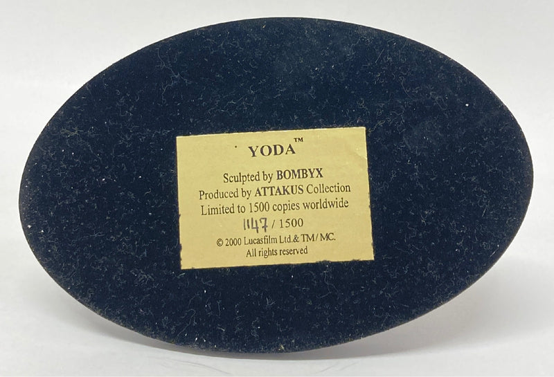 Load image into Gallery viewer, Attakus Art Collector Statue Yoda (Episode V) - Used
