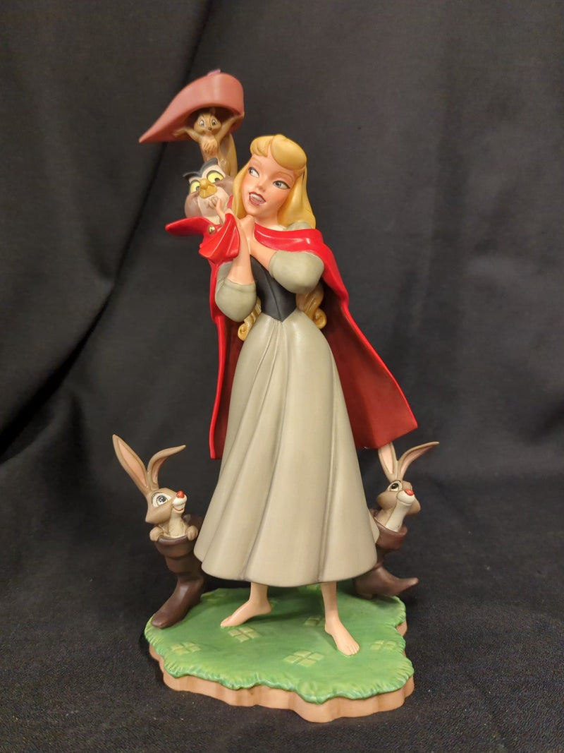 Laden Sie das Bild in Galerie -Viewer, Disney Store Classics Walt Disney Collection Briar Rose - Used
