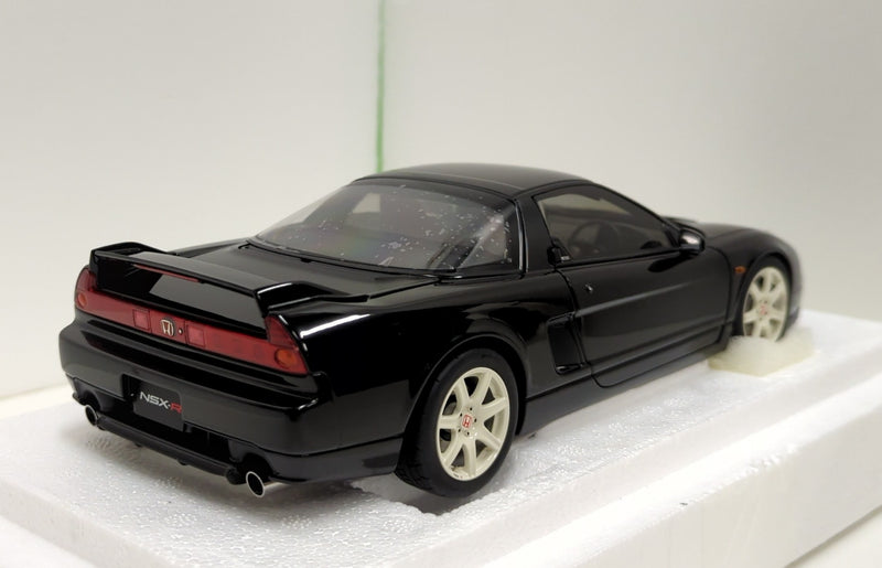 Laden Sie das Bild in Galerie -Viewer, AUTOart 1/18 Honda NSX-R (NA2) Berlina Black 73216 Composite Model - Used
