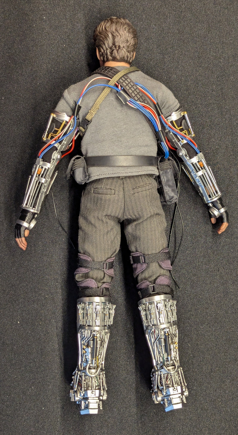 Carica immagine in Galleria Viewer, Hot Toys Movie Masterpiece Tony Stark (Mech Test Version) Special Edition MMS582 - Used
