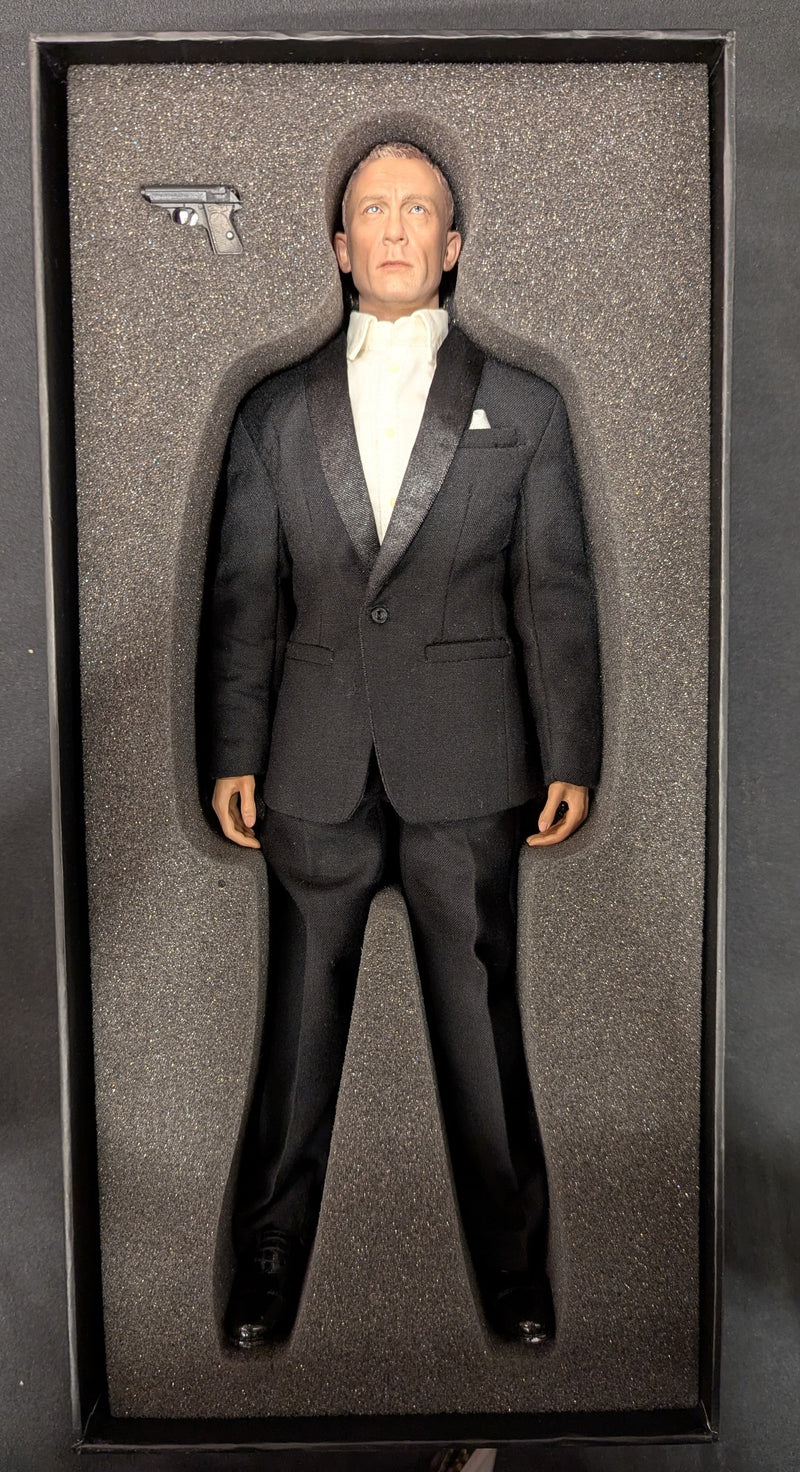 Laden Sie das Bild in Galerie -Viewer, DID MI6 Agent Jack 1/6 Scale Collectible Figure - Used
