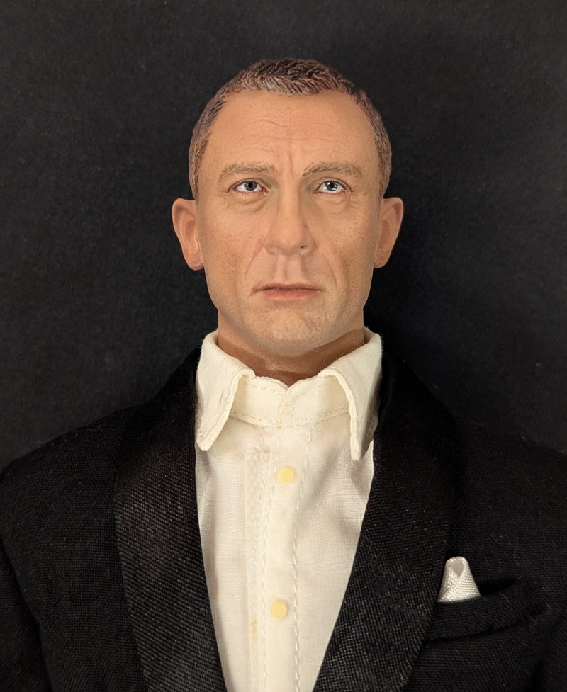 Laden Sie das Bild in Galerie -Viewer, DID MI6 Agent Jack 1/6 Scale Collectible Figure - Used
