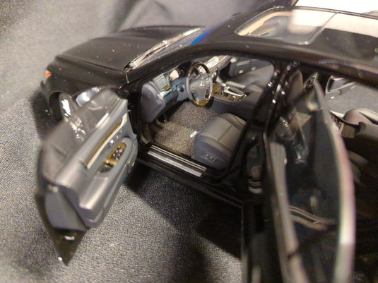 AUTOart Signature 1/18 Lexus LS600hL Black 78842 - Used
