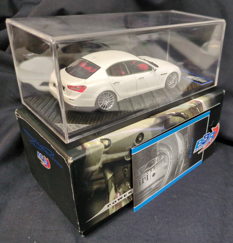 Carica immagine in Galleria Viewer, BBR Models CONCEPT43 1/43 Maserati Ghibli 2013 Bianco Alpi White BBRC121B - Used
