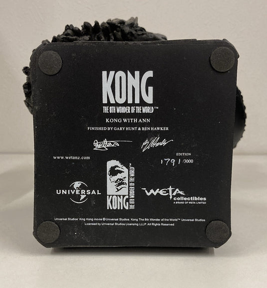 Weta Collectibles King Kong with Ann Darrow Bust - Used
