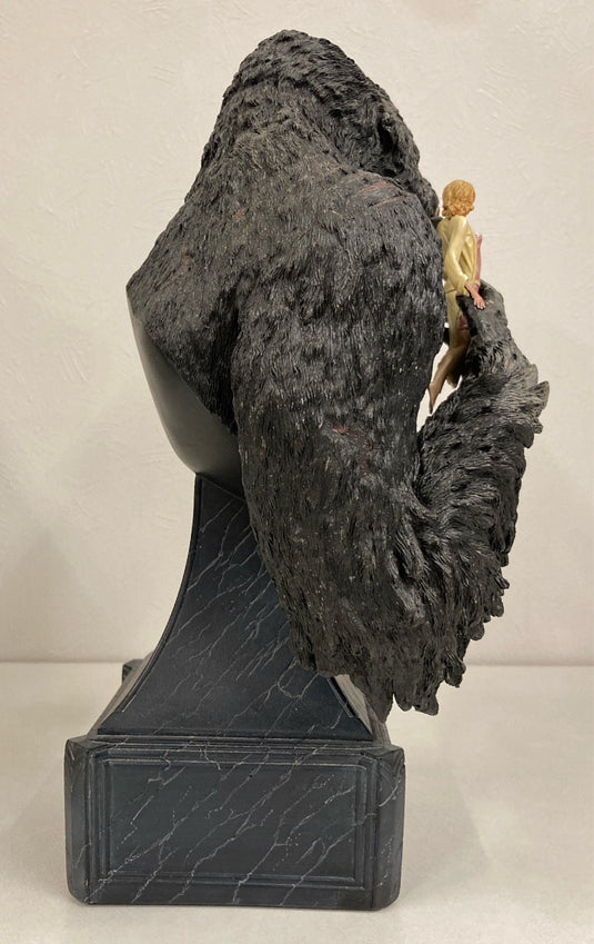 Weta Collectibles King Kong with Ann Darrow Bust - Used
