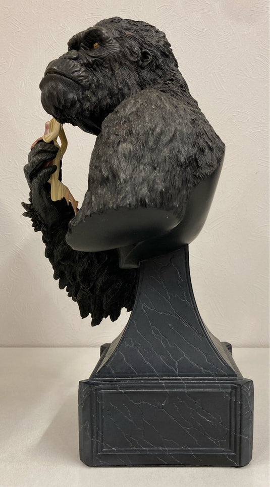 Weta Collectibles King Kong with Ann Darrow Bust - Used