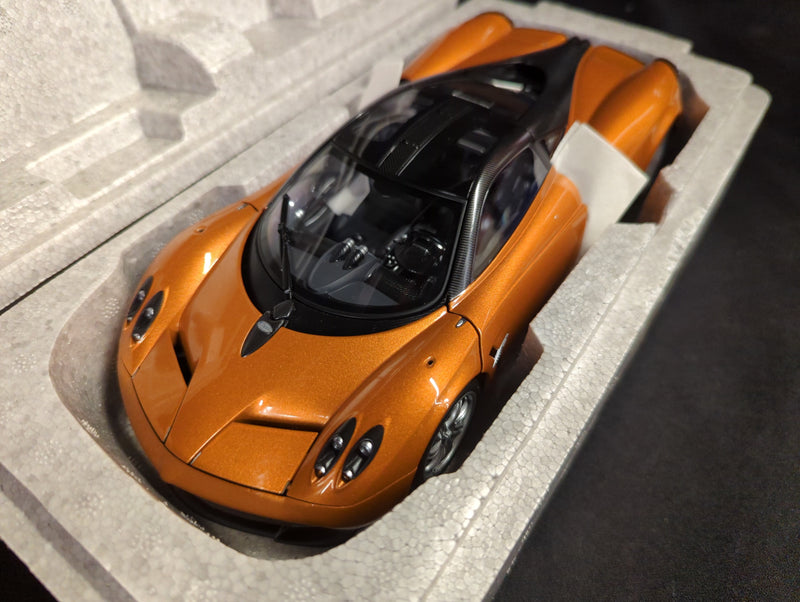 Load image into Gallery viewer, AUTOart Signature 1/18 Pagani Huayra Bronze 78269 - Used
