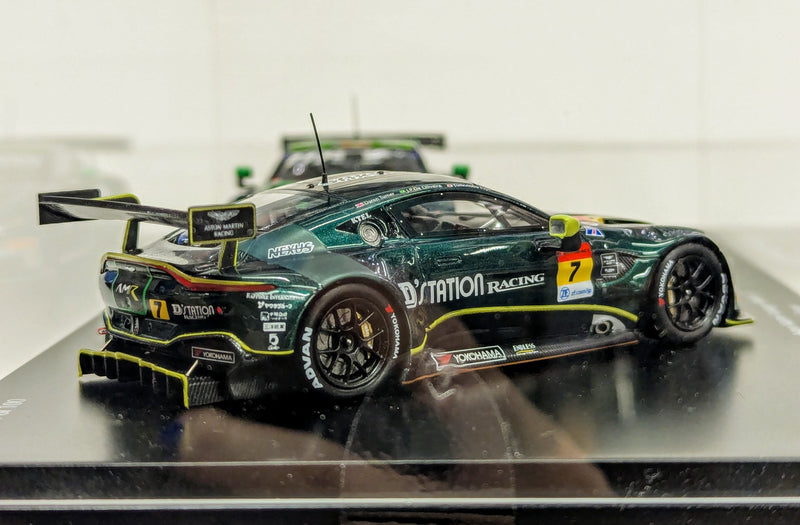 Laden Sie das Bild in Galerie -Viewer, Spark Model 1/43 D&#39;station Racing Aston Martin Vantage AMR GT3 Super GT Taikyu Set - Used

