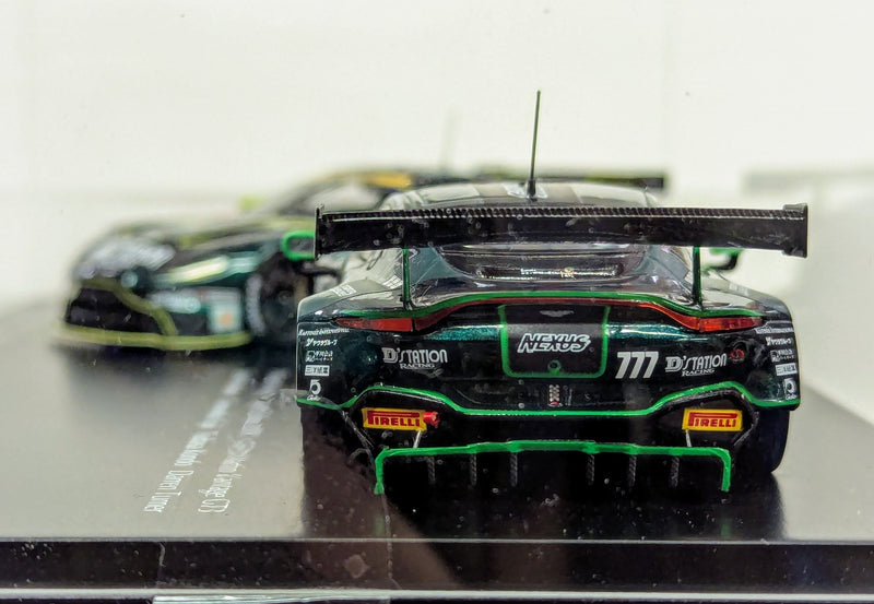 Laden Sie das Bild in Galerie -Viewer, Spark Model 1/43 D&#39;station Racing Aston Martin Vantage AMR GT3 Super GT Taikyu Set - Used
