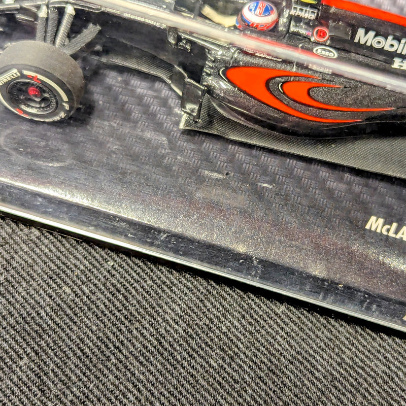 Carica immagine in Galleria Viewer, Mikilee 1/43 McLaren Honda MP4-31 J. Button 2016 - Used
