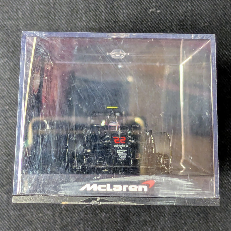 Carica immagine in Galleria Viewer, Mikilee 1/43 McLaren Honda MP4-31 J. Button 2016 - Used
