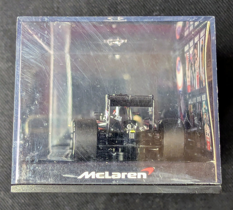 Carica immagine in Galleria Viewer, Mikilee 1/43 McLaren Honda MP4-31 J. Button 2016 - Used
