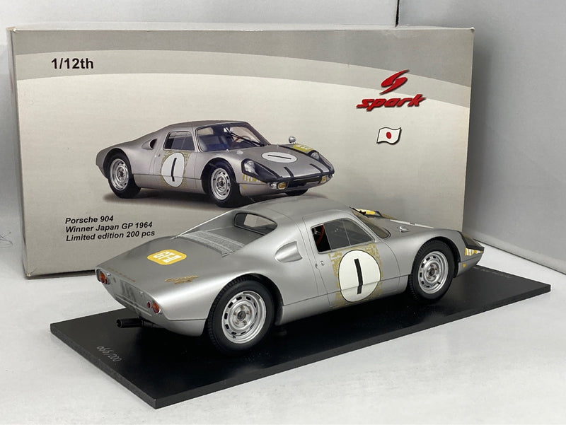 Laden Sie das Bild in Galerie -Viewer, Spark Model 1/12 Porsche 904 #1 Winner Japan GP 1964 12SJ001 - Used
