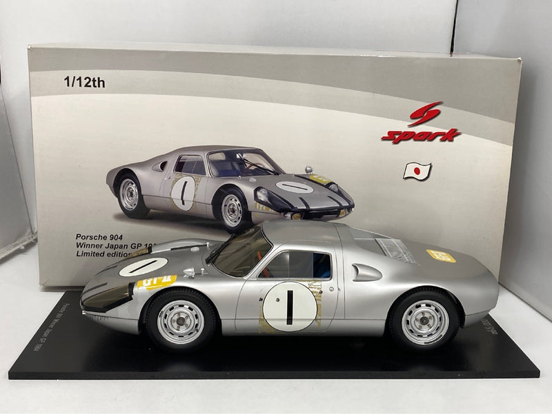 Laden Sie das Bild in Galerie -Viewer, Spark Model 1/12 Porsche 904 #1 Winner Japan GP 1964 12SJ001 - Used
