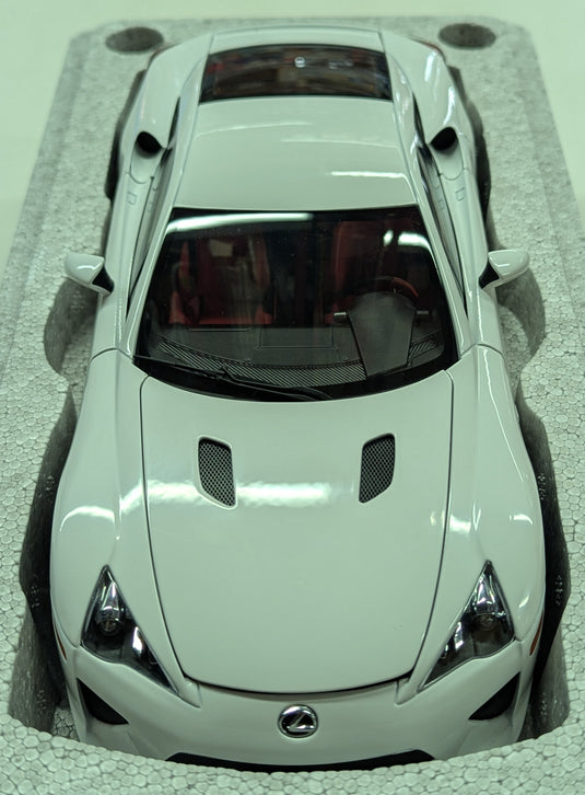 AUTOart Signature 1/18 Lexus LFA Whitest White 78831 - Used