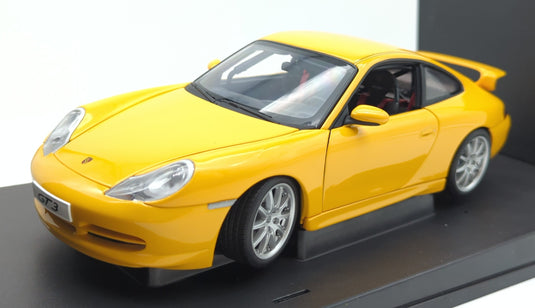 AUTOart Performance 1/18 Porsche 911 GT3 Street Car Yellow 77812 - Used