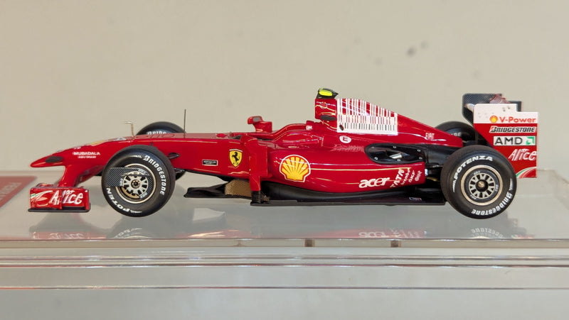 Carica immagine in Galleria Viewer, Tameo 1/43 Ferrari F60 Belgian GP 2009 Winner Kimi Raikkonen TB024 - Used
