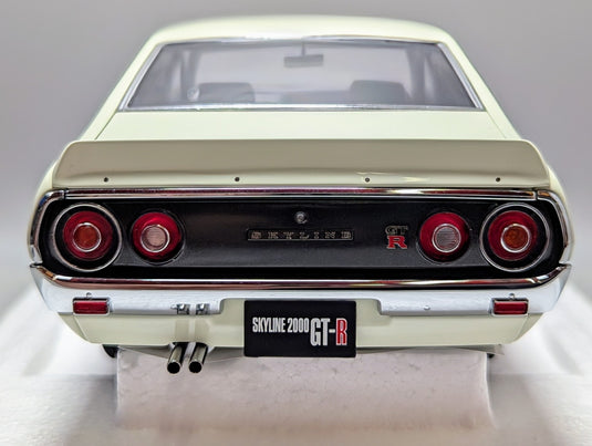 AUTOart 1/18 Nissan Skyline 2000 GT-R (KPGC110) White 77472 Composite Model - Used