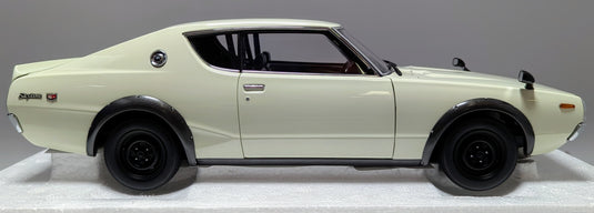 AUTOart 1/18 Nissan Skyline 2000 GT-R (KPGC110) White 77472 Composite Model - Used