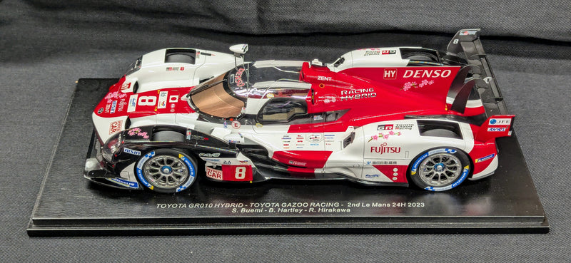Laden Sie das Bild in Galerie -Viewer, Spark model 1/18 Toyota GR010 Hybrid #8 Gazoo Racing 2nd 24H Le Mans 2023 - Used
