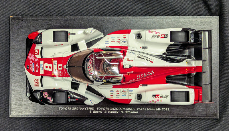 Laden Sie das Bild in Galerie -Viewer, Spark model 1/18 Toyota GR010 Hybrid #8 Gazoo Racing 2nd 24H Le Mans 2023 - Used
