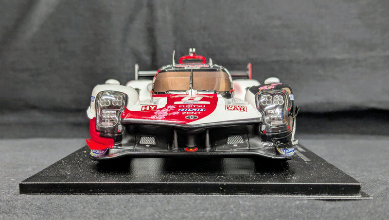 Laden Sie das Bild in Galerie -Viewer, Spark model 1/18 Toyota GR010 Hybrid #8 Gazoo Racing 2nd 24H Le Mans 2023 - Used

