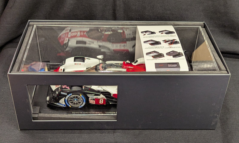 Laden Sie das Bild in Galerie -Viewer, Spark model 1/18 Toyota GR010 Hybrid #8 Gazoo Racing 2nd 24H Le Mans 2023 - Used
