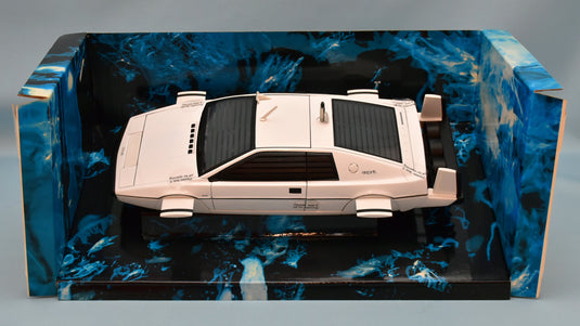 AUTOart 1/18 James Bond The Spy Who Loved Me Lotus Esprit Submarine 75306 - Used