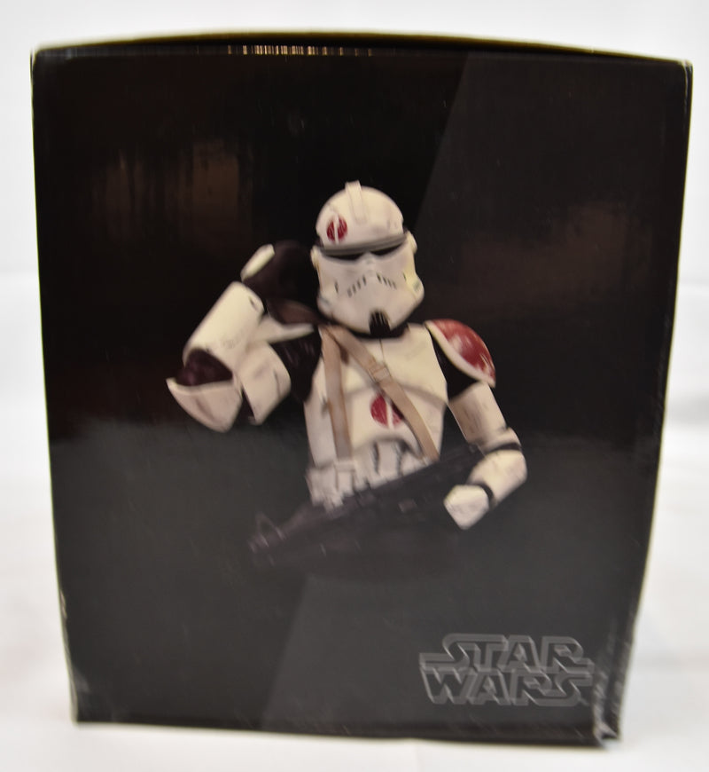 Load image into Gallery viewer, Gentle Giant Collectible Mini Bust Commander Neyo Convention Exclusive 2007 - Used
