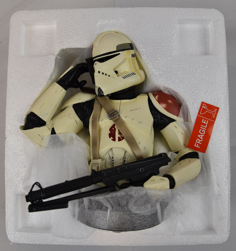 Load image into Gallery viewer, Gentle Giant Collectible Mini Bust Commander Neyo Convention Exclusive 2007 - Used
