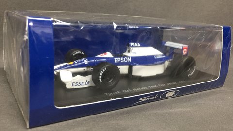 Laden Sie das Bild in Galerie -Viewer, Spark model 1/43 Tyrrell 020 Honda Test Car Jerez 1991 Epson Satoru Nakajima - Used
