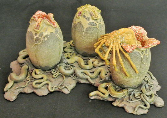 Attakus Blister Cold Cast Porcelain Statue Alien Birth (3 Eggs & 1 Face Hugger) - Used