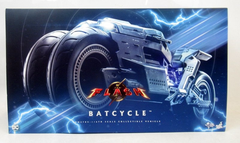 Carica immagine in Galleria Viewer, Hot Toys Movie Masterpiece Batcycle - Used
