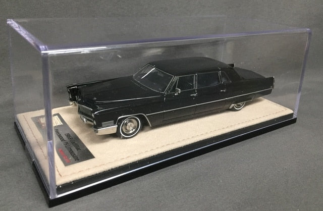 Carica immagine in Galleria Viewer, Stamp Models 1/43 1968 Cadillac Fleetwood 75 STM68102 - Used
