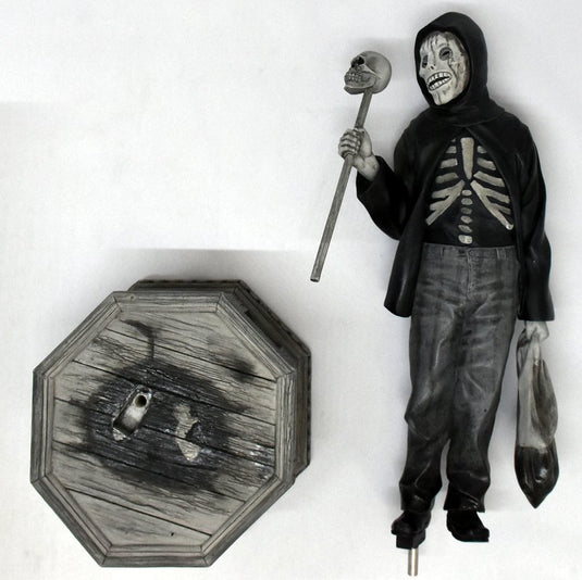 Trick or Treat Studios 16-Inch Doyle Collector's Statue - Used