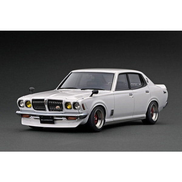 Laden Sie das Bild in Galerie -Viewer, ignition modelIG3167 1/18 Nissan Bluebird U 2000GTX G610 White with Engine
