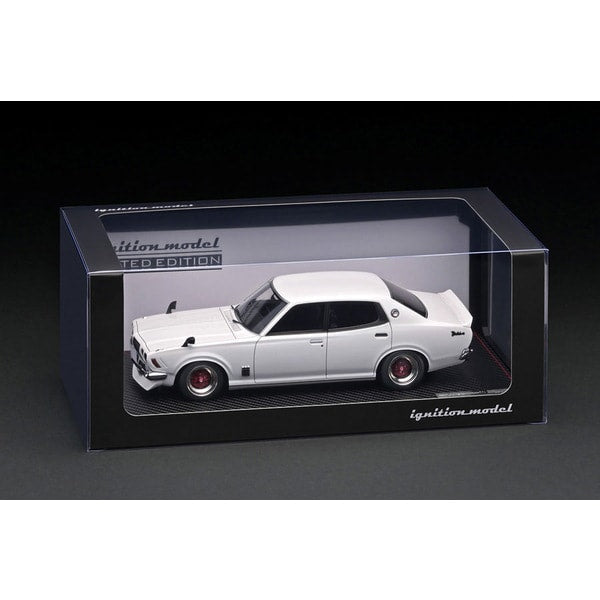 Chargez l&#39;image dans la visionneuse de la galerie, ignition modelIG3167 1/18 Nissan Bluebird U 2000GTX G610 White with Engine
