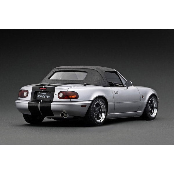 Laden Sie das Bild in Galerie -Viewer, ignition modelIG3202 1/18 Eunos Roadster NA Silver With Engine
