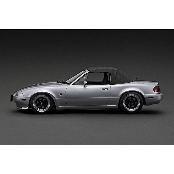 Chargez l&#39;image dans la visionneuse de la galerie, ignition modelIG3202 1/18 Eunos Roadster NA Silver With Engine
