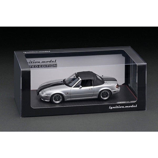 Carica immagine in Galleria Viewer, ignition modelIG3202 1/18 Eunos Roadster NA Silver With Engine
