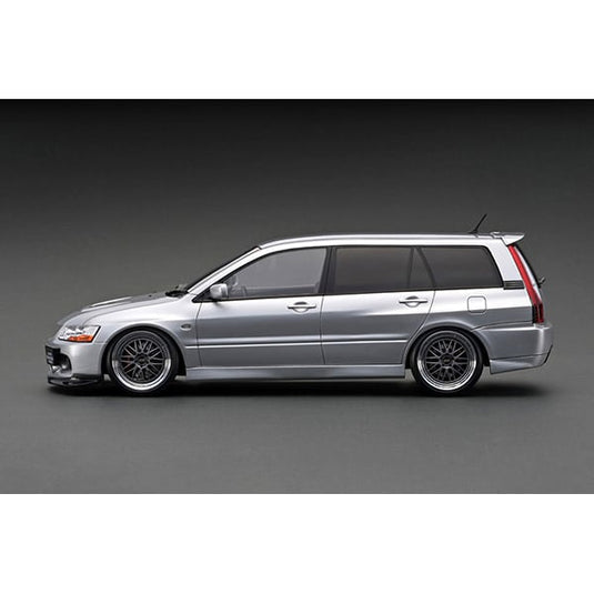 Pre-order ignition modelIG2769 1/18 Mitsubishi Lancer Evolution Wagon CT9W Silver With Engine