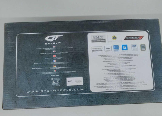 AUTOart GT-R R35 White 1/18 Scale Model Car– Used