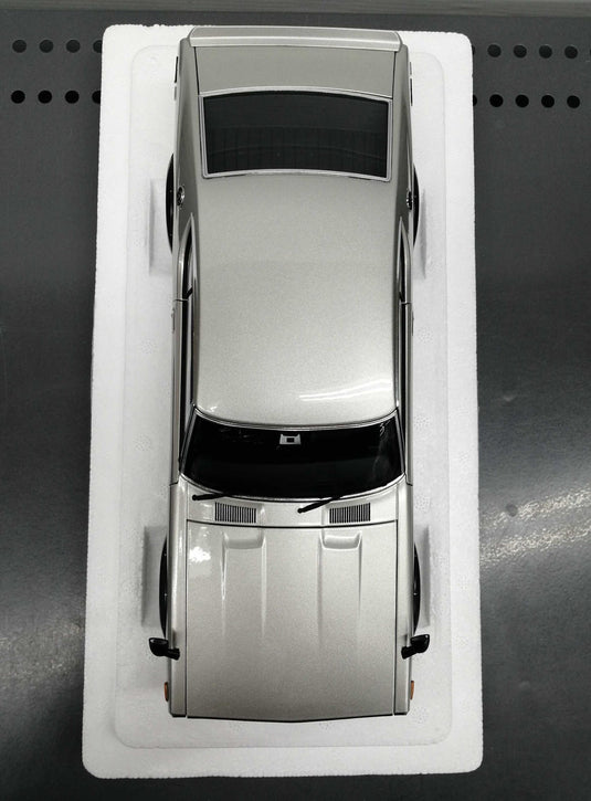 AUTOart Nissan Skyline 2000GT-R (KPGC110) 1/18 Scale Car– Used