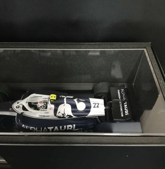 SPARK AlphaTauri F1 Diecast Car 1/18 Scale– Used