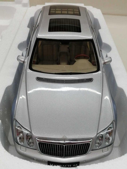 AUTOart Maybach 62 LWB 1/18 Scale Model Car– Used