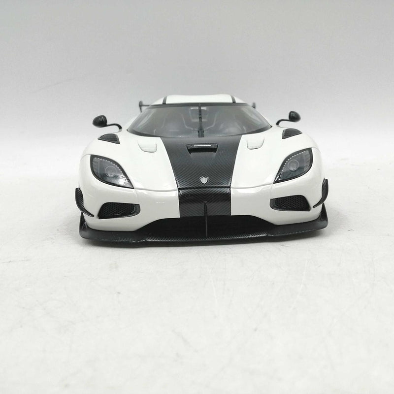 Laden Sie das Bild in Galerie -Viewer, AUTOart 1/18 Koenigsegg Agera RS Scale Model Car– Used
