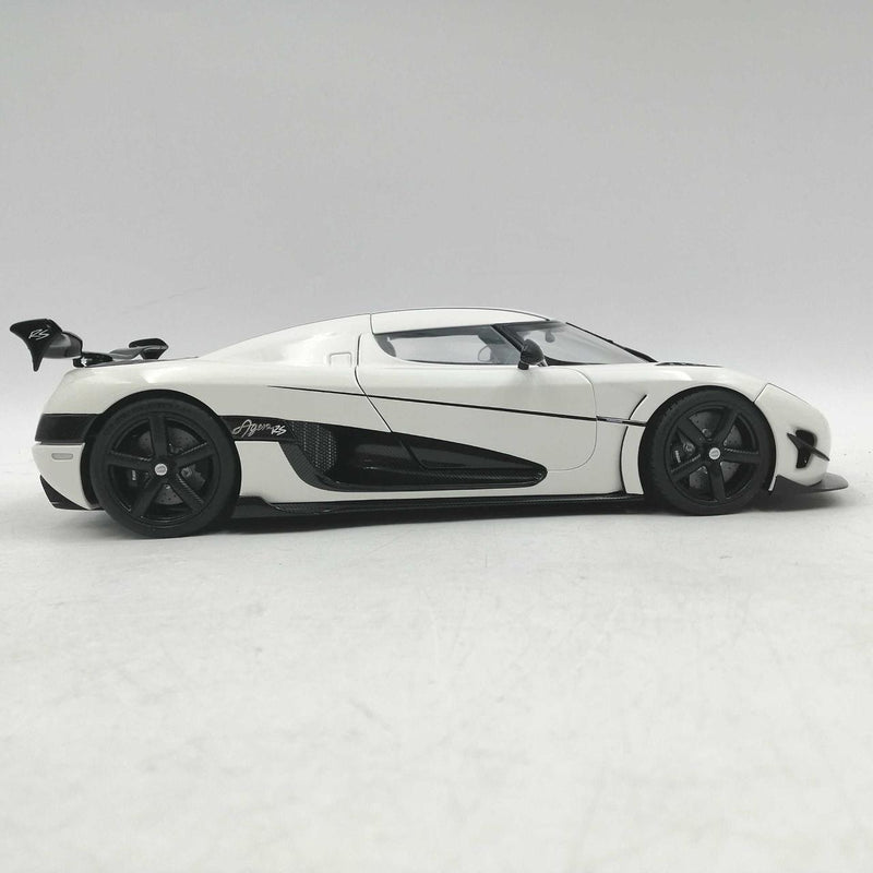Laden Sie das Bild in Galerie -Viewer, AUTOart 1/18 Koenigsegg Agera RS Scale Model Car– Used
