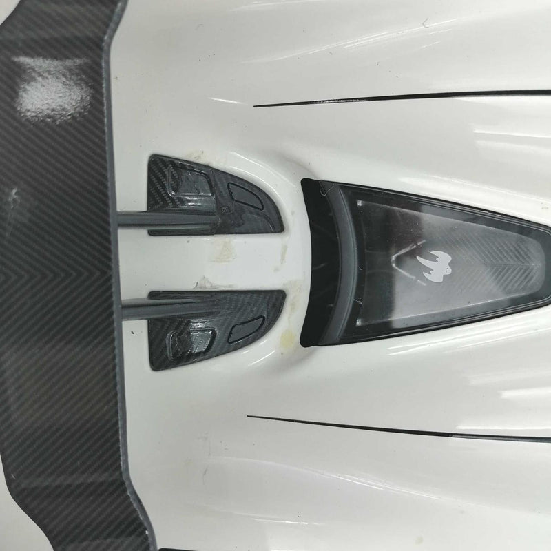 Laden Sie das Bild in Galerie -Viewer, AUTOart 1/18 Koenigsegg Agera RS Scale Model Car– Used
